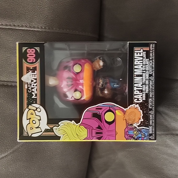 Captain Marvel Funko pop - Picture 1 of 4